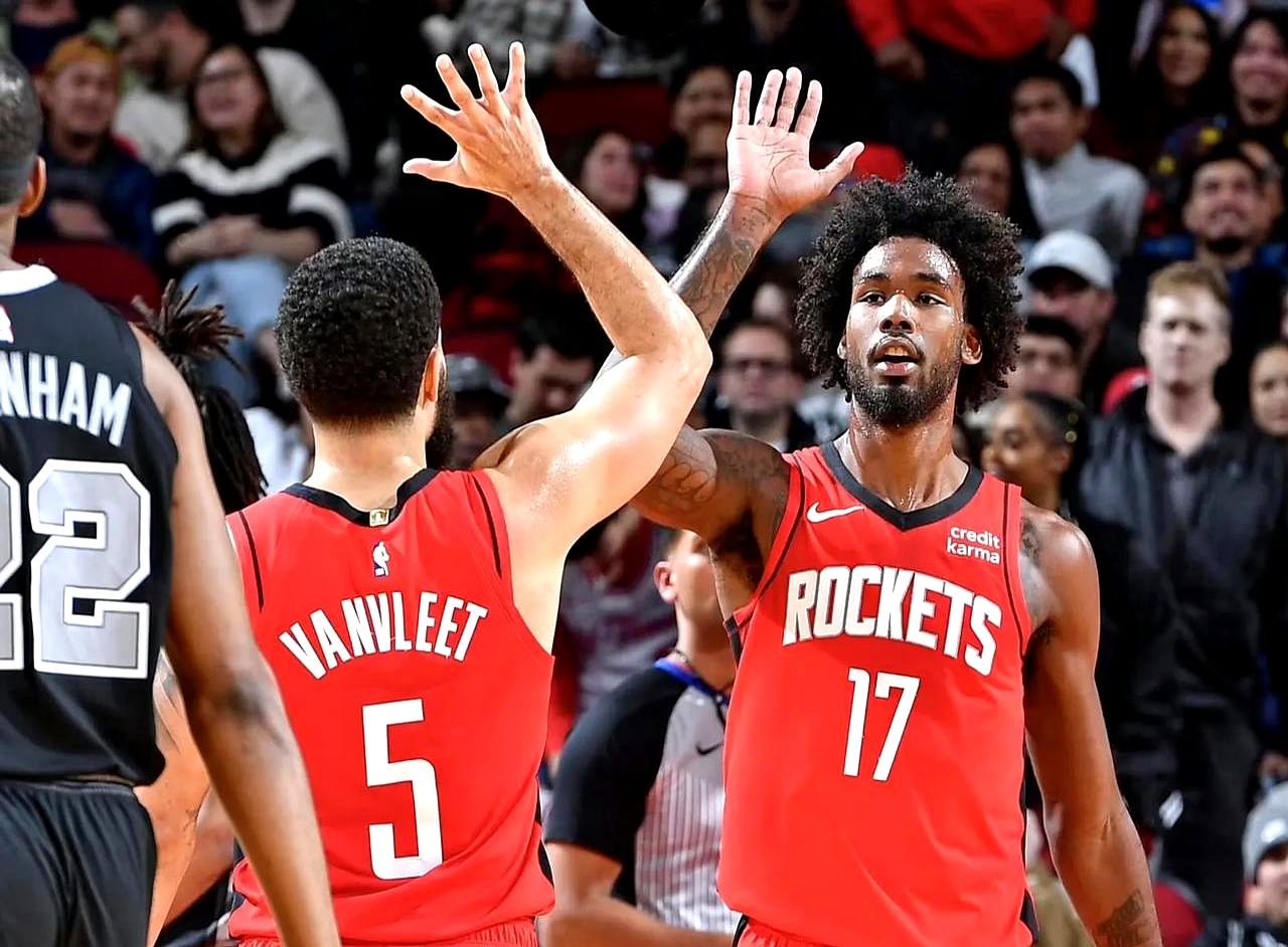 0-4不敌国安保级机会渺茫，亚泰众将赛后难掩失落情绪（0-4负于国安保级前景渺茫，亚泰将士赛后难掩沮丧）