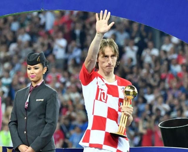 足球体能训练方案（足球体能提升计划）