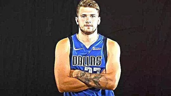 沙特联半场：本泽马破门，吉达联合暂2-0利雅得体育（半场战报：本泽马进球，吉达联合2-0领先利雅得体育）