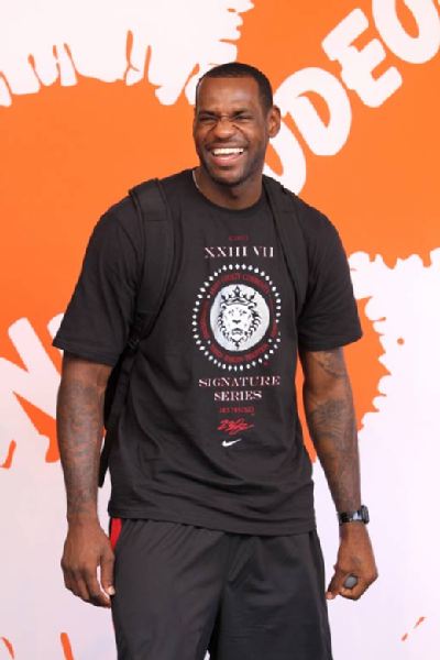 乒乓球混团世界杯｜混团赛制展现魅力：球员不放弃每一分，高比分大战层出不穷（乒乓球混团世界杯｜赛制魅力尽显：每分必争，高比分鏖战频现）