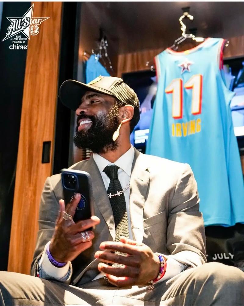 帕夫洛维奇：教练跟我说过，莱奥向前跑的时候要设法创造空间（帕夫洛维奇：教练叮嘱我，莱奥前插要主动创造空间）