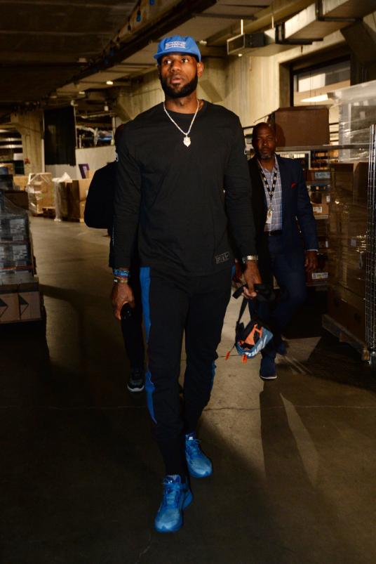 麦肯尼：教练的战术调整很有帮助；坎比亚索送出精彩的助攻（麦肯尼：主帅战术调整效果显著，坎比亚索上演精妙助攻）