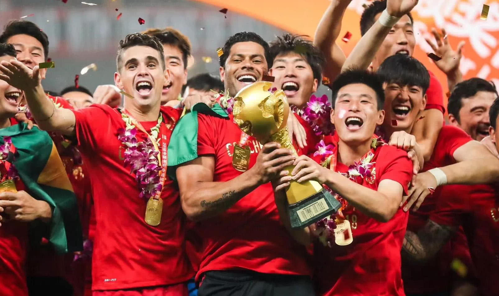 9场6球，身为中场的若昂-内维斯成为本赛季巴黎队内第一射手（中场若昂-内维斯9战6球，成巴黎本季队内头号射手）