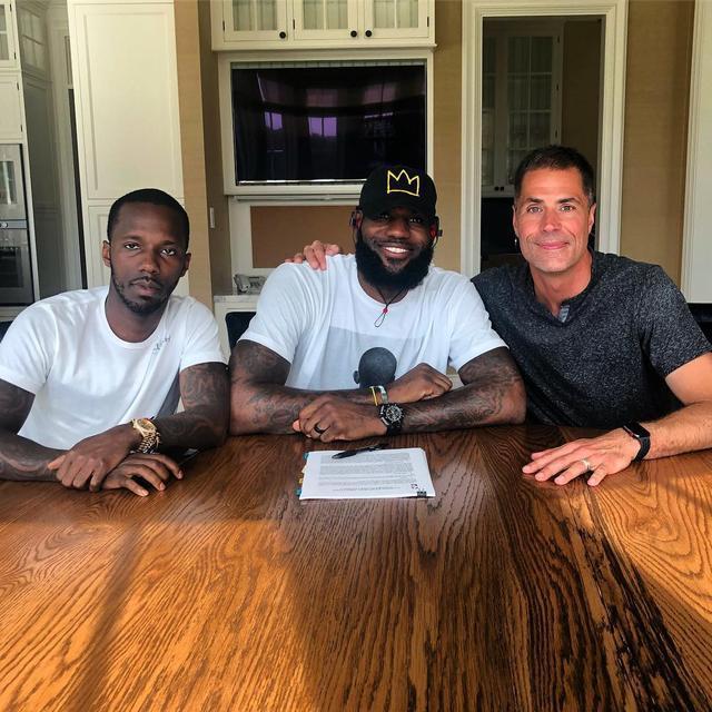 里程碑！巴萨收获队史西甲第1800场胜利（巴萨达成队史西甲1800胜里程碑）