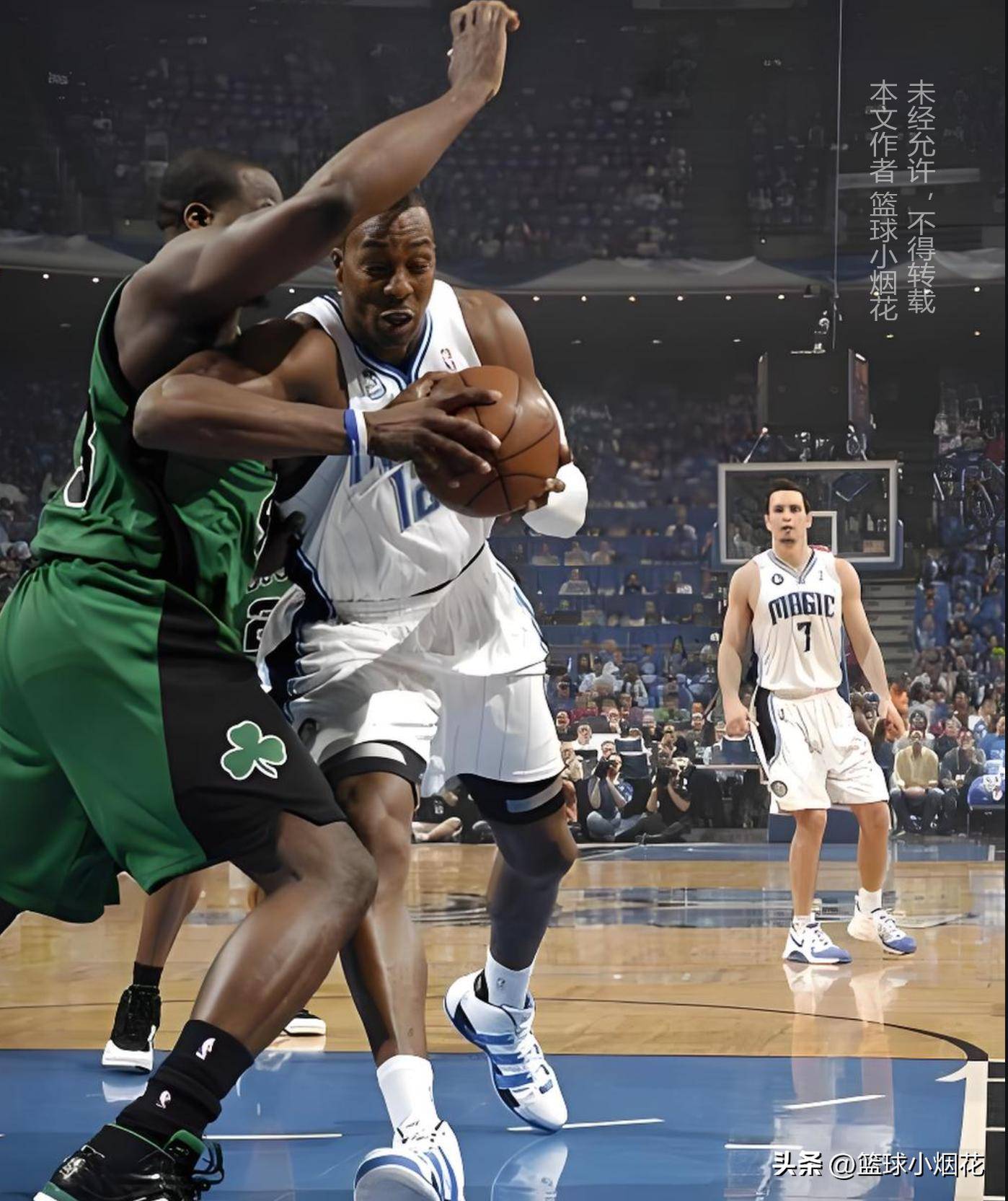 格雷米奥扳平后，主帅梅内塞斯与球迷发生口角并向其竖中指（格雷米奥追平后，主帅梅内塞斯与球迷口角并做出竖中指手势）