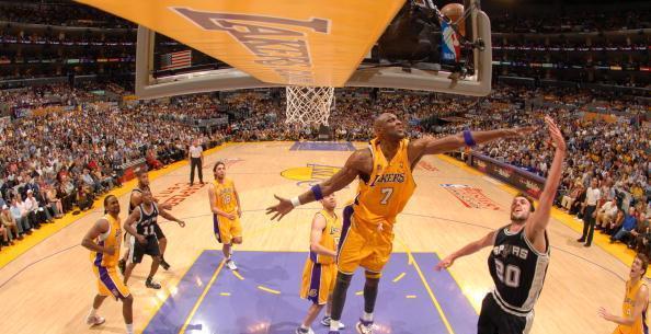 韩足晚报（2025.11.12~13）韩期待击败玻利维亚（韩国足球晚报（2025.11.12-13）：韩国队力争击败玻利维亚）